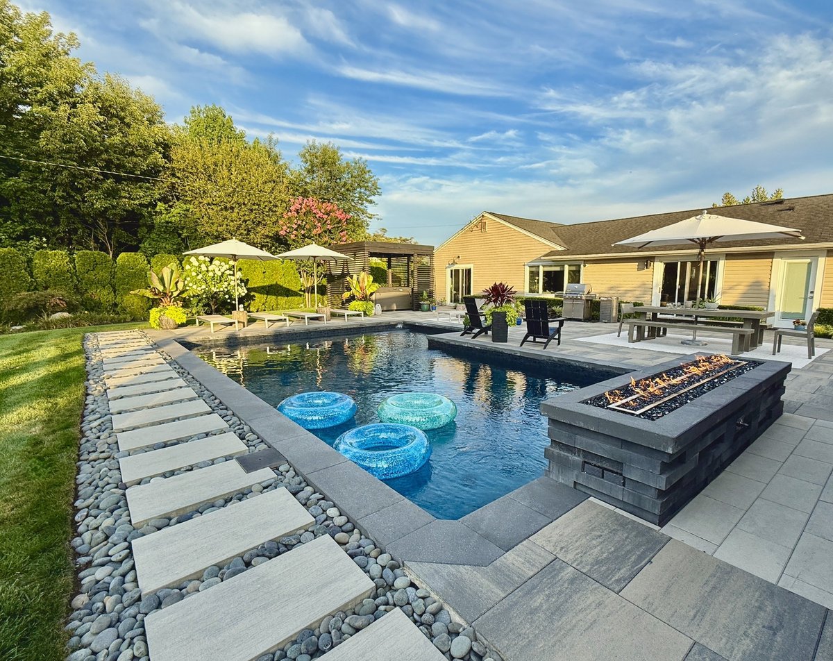 Outdoor entertainment area